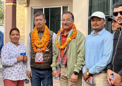कमल थापा र एकालालको प्रतिवद्धता पत्र – हेटौंडामा विद्युतीय बस संचालनदेखि विमानस्थल र सुरुङ्गमार्ग निर्माण