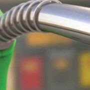 प्रधानमन्त्रीको निर्देशनपछि पेट्रोलियम पदार्थको मूल्य घट्यो