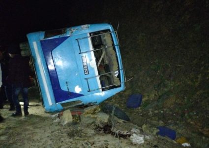 काभ्रे बस दुर्घटना : मृत्यु हुनेको संख्या १७ पुग्यो
