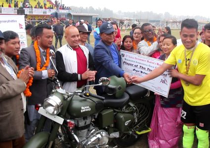 मकवानपुर गोल्डकप- यसपालीको बुलेट बाइक मनाङका दिप कार्कीलाई